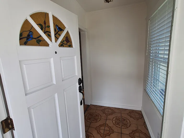 1731 N Lincoln St — Photo 3