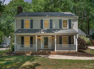 518 Sunnywood Ln, Charlotte, NC 28270