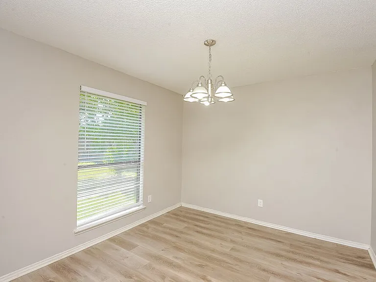 6221 Valley Forge Ct — Photo 5