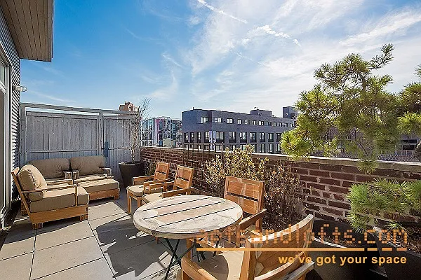 Rented by aptsandlofts.com | media 2