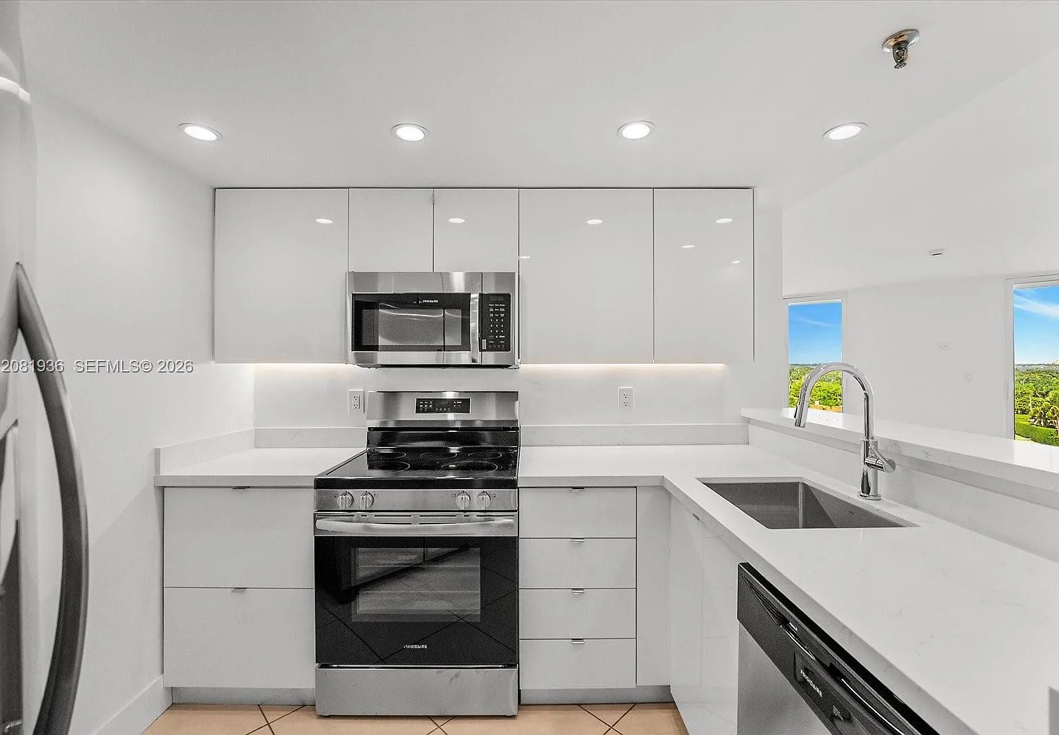 La Rive Gauche Condo — Photo 3
