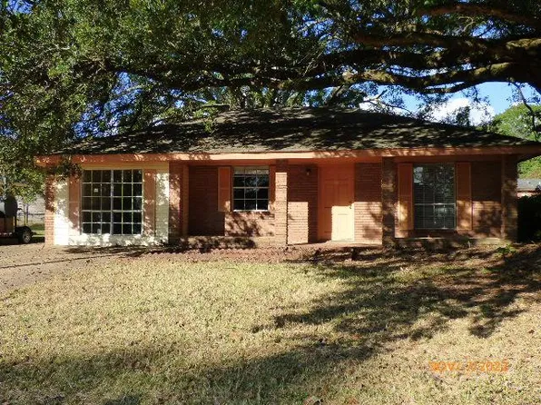 210 Oak Hill Dr, Natchez, MS 39120