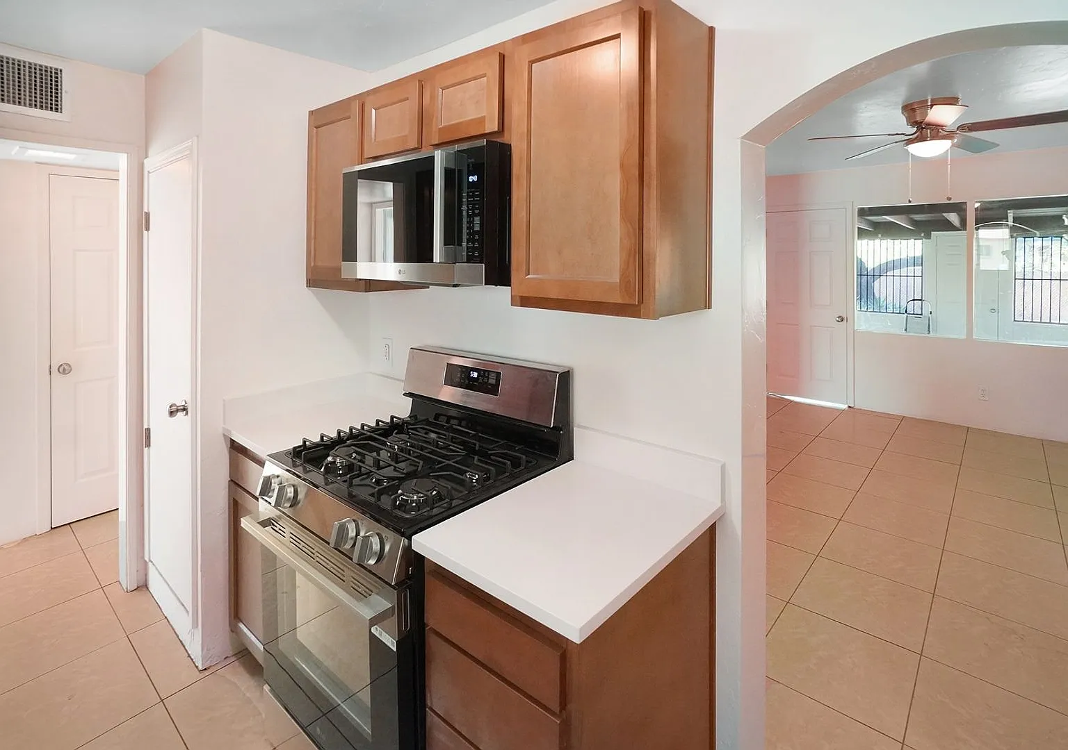 Beautifully remodeled through out with bright spacious open feeling! — Photo 3