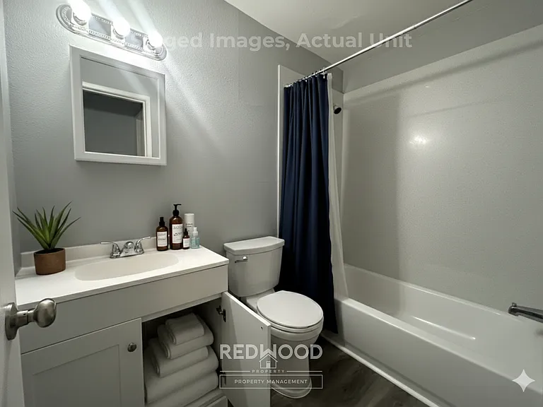 330 W Acacia Street — Photo 11