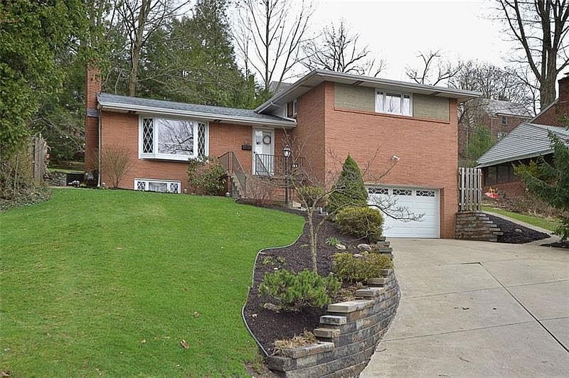 1st image of 163 Woodland Dr
