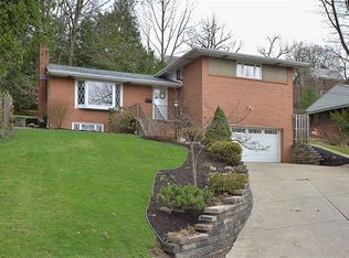 163 Woodland Dr, Pleasant Hills, PA 15236