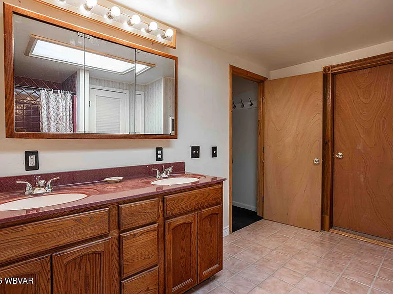 2269 N Williamson Rd — Photo 42