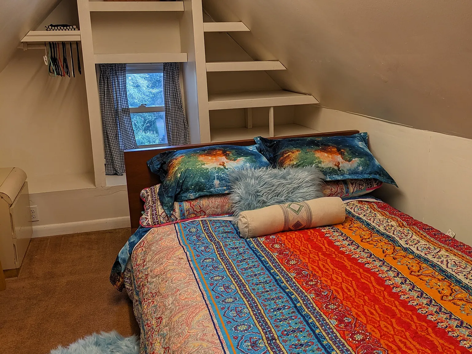 6 bed, 2644 sqft, $960 — Photo 4