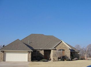 15 SW Riverbend Dr, Lawton, OK 73505