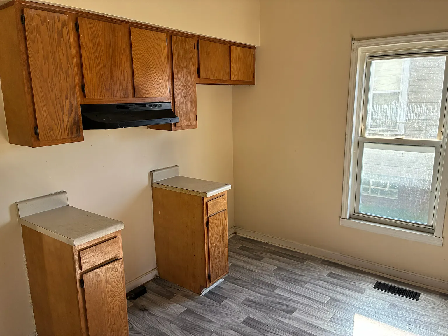3 bed, 1201.0 bath, $1,150 — Photo 4