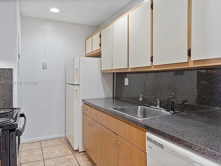 7403 SW 152nd Ave #204-2 — Photo 12