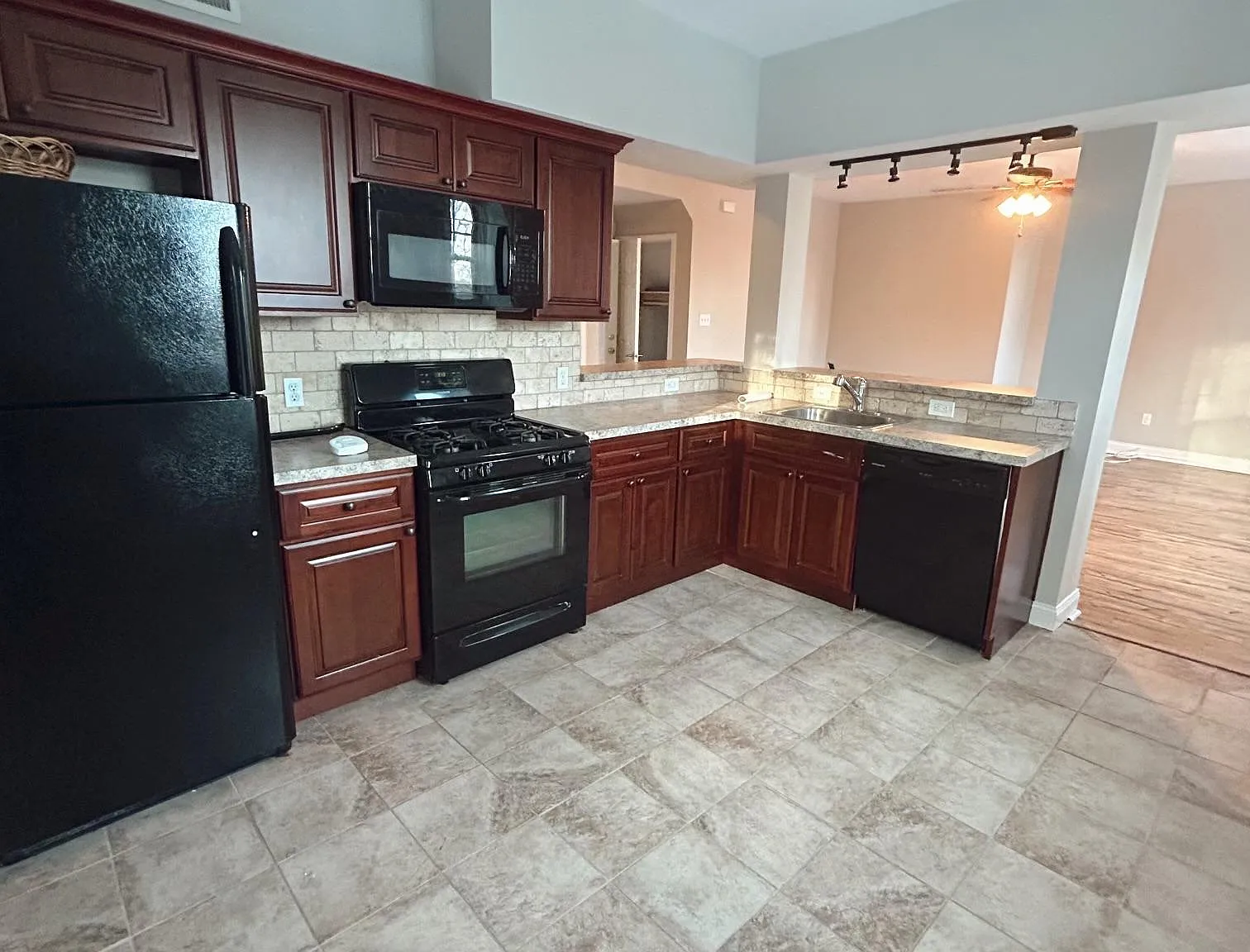 1 bed, 650 sqft, $1,550 — Photo 1