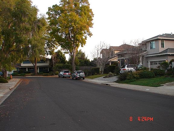 4th image of 739 Christine Dr