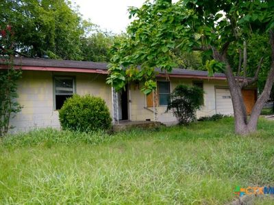626 E Wallace St, Gonzales, TX, 78629