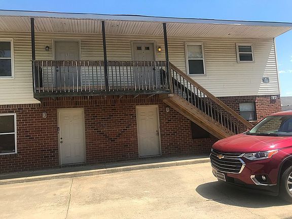 2nd image of 548 Ashlawn Dr