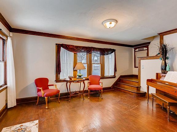 3rd image of 205 Winona St W