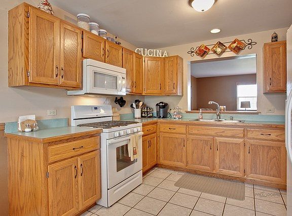 4th image of 3217 Heritage Lake Dr