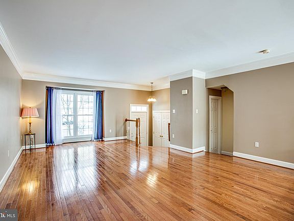 5th image of 7711 Baird Ct