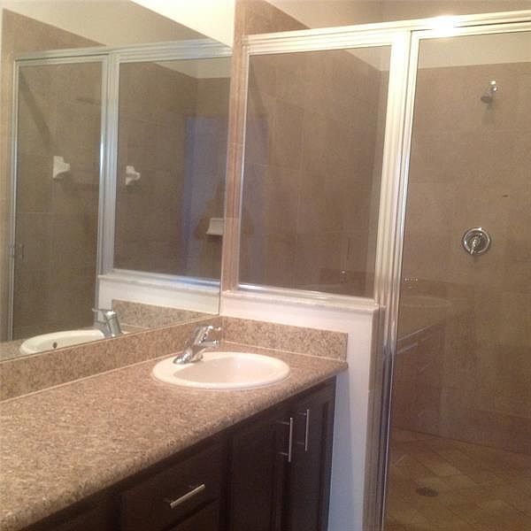 1st image of 5940 Woodlands Blvd