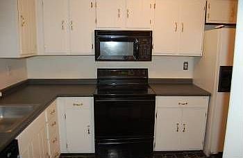 5th image of 915 Harlan Ave
