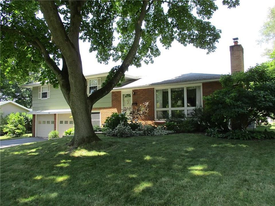1st image of 67 Hillcrest Dr