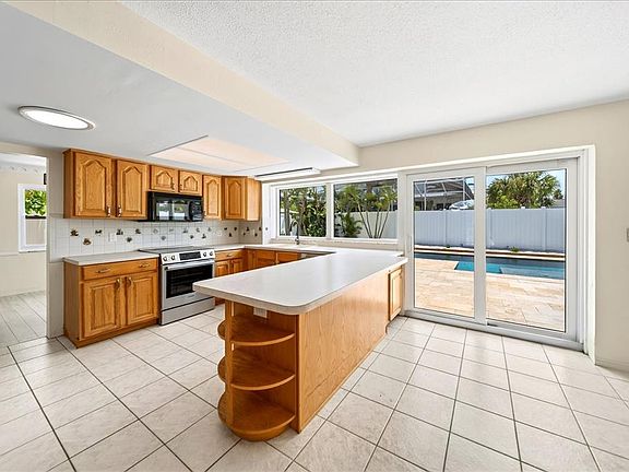 3rd image of 230 N TESSIER DRIVE