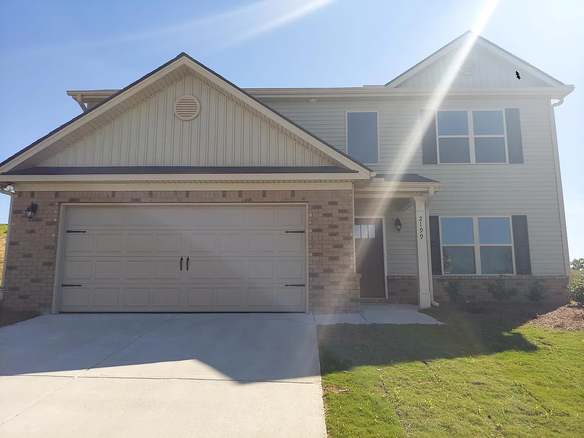 Building Photo - 2199 Savannah Dr