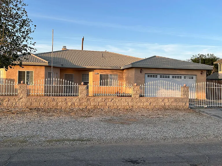 8797 Holly Ave — Photo 1