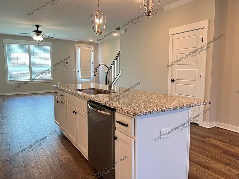 445 Rally Point Pl — Photo 11