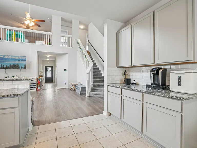 8915 Portobello Way — Photo 10