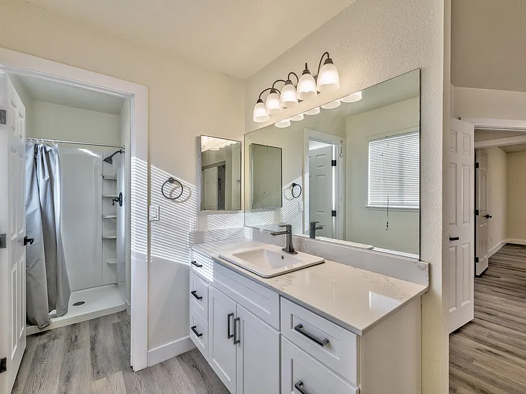 3757 Longfellow St — Photo 7