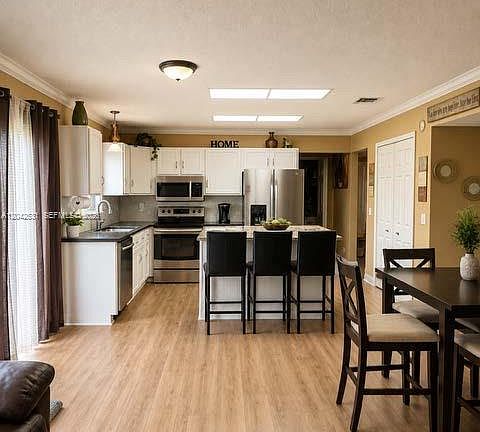 3rd image of 4351 Leicester Ct