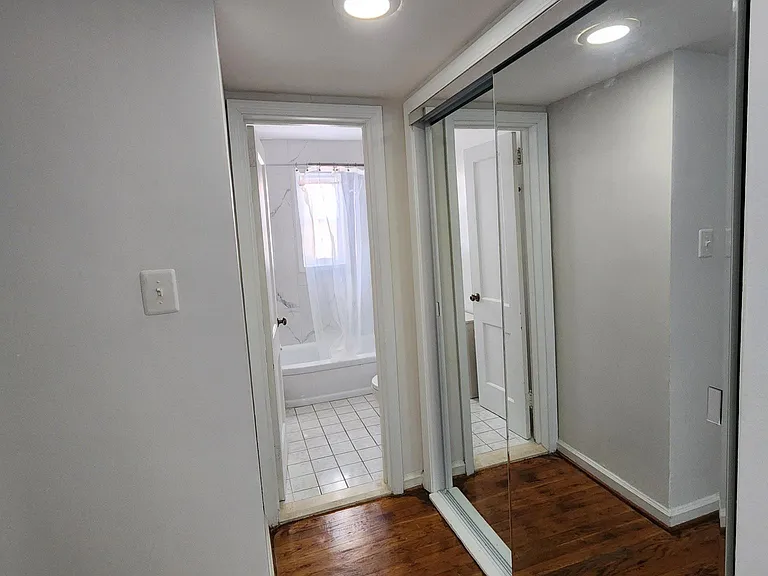 1222 N Meade St #15 — Photo 8
