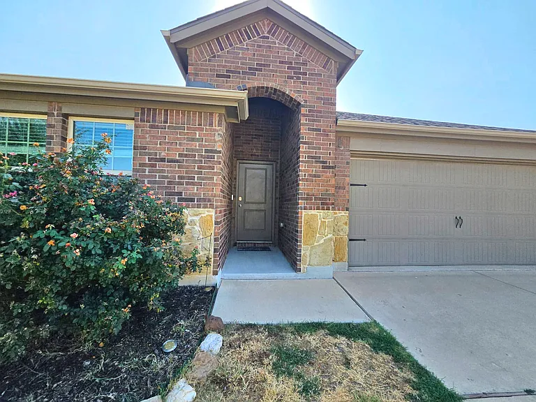 3613 Robbie Run — Photo 4