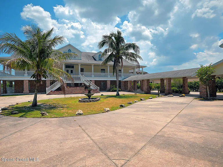 6285 N Highway 1 — Photo 19