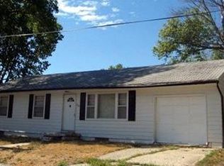 206 2nd St, Ferrelview, MO 64163