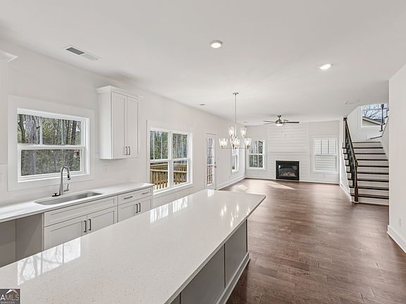 3rd image of 2637 Mills Bnd