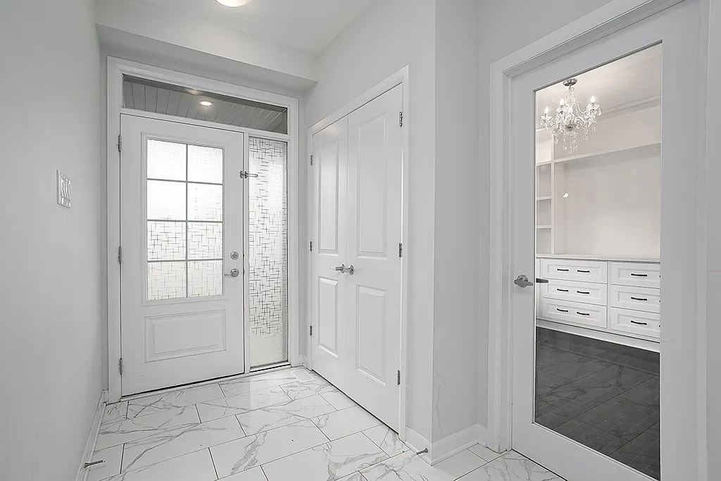 166 Aquarium Avenue — Photo 2