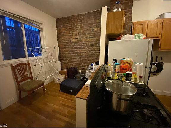 2nd image of 733 Parker St APT 3D