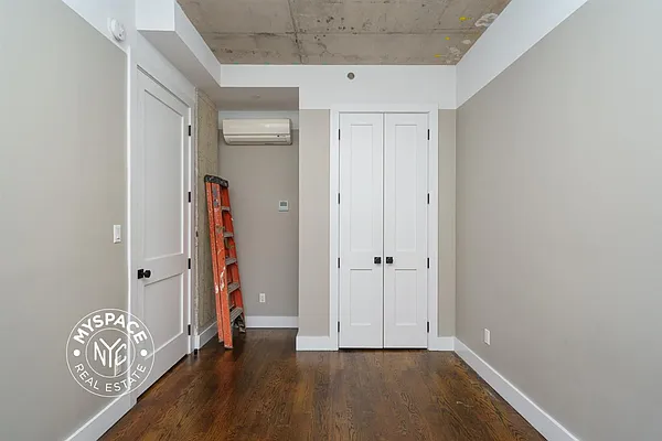 Rented by MySpaceNYC | media 90