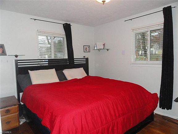 3rd image of 2194 E Gilwood Dr