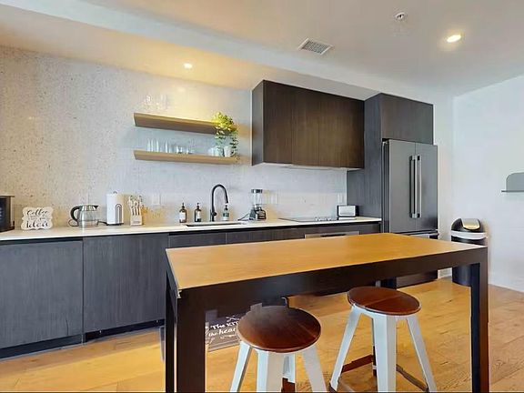 4th image of 48 East Ave #1210