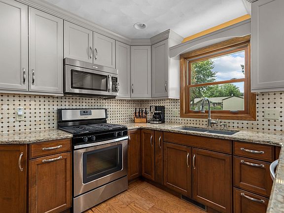 4th image of 2623 W Sunnyview Cir