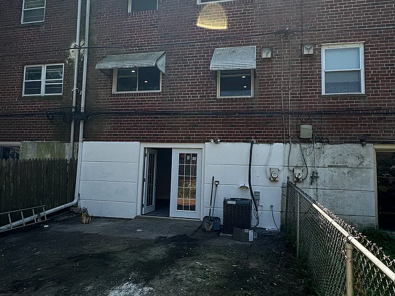 1633 Powell Rd — Photo 30