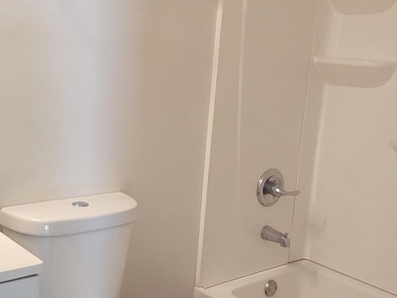 5th image of 7929 Cox Ln #1