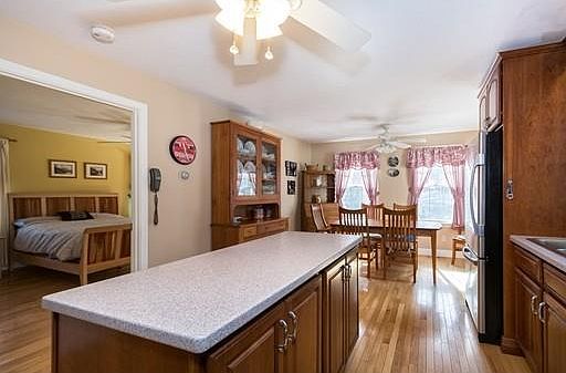5th image of 624-624A Plymouth St