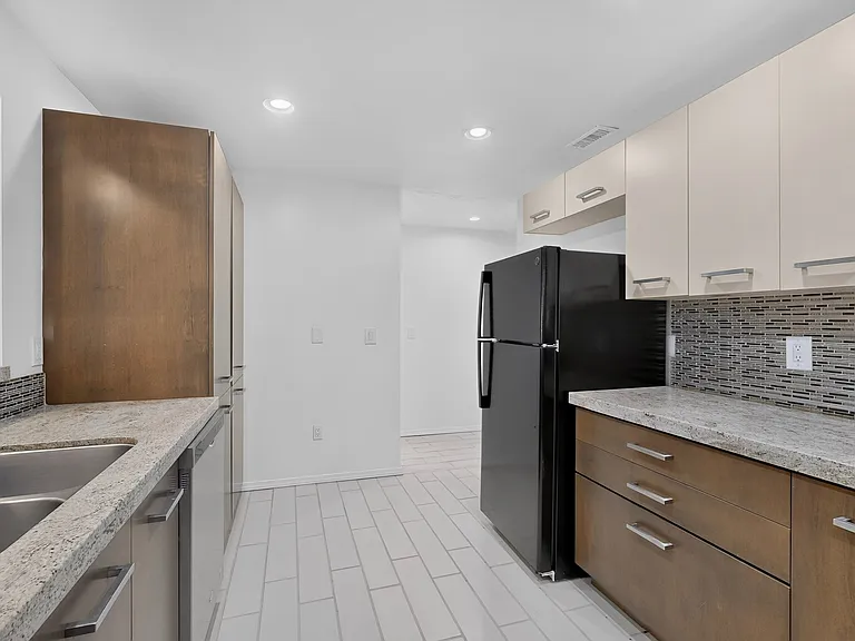 823 San Lorenzo Ave NW — Photo 11