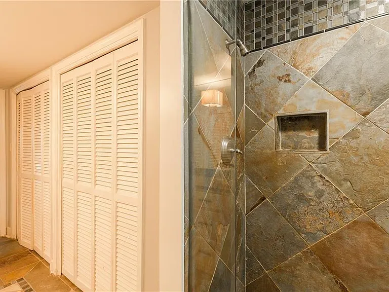 82 Montre Sq NW — Photo 26