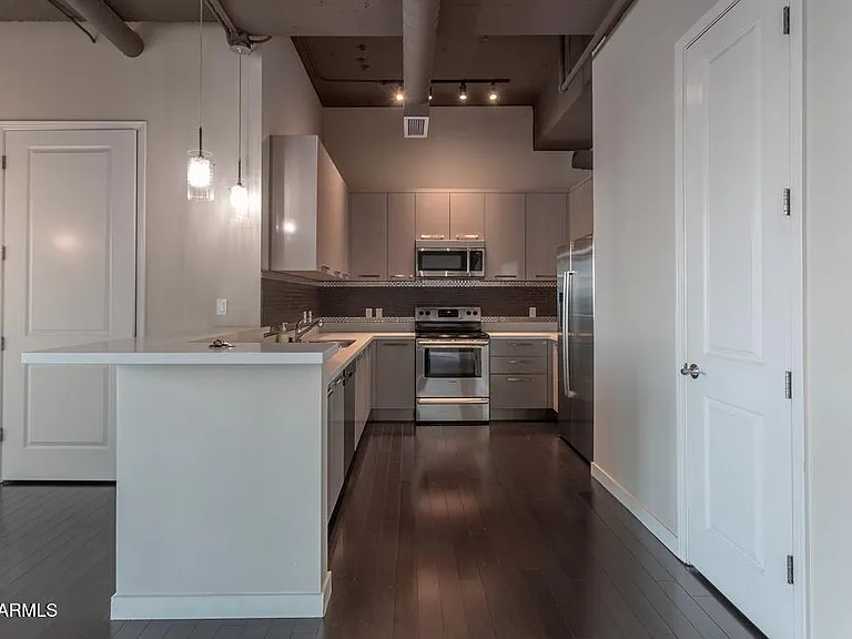 1 E Lexington Ave #702 — Photo 3