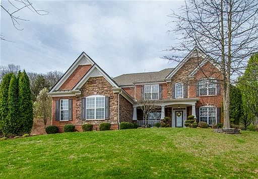3rd image of 3001 Coral Bell Ln